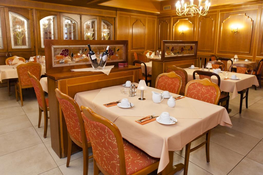 HOTEL-RESTAURANT BREITENBACHER HOF HÜRTH 3* (Deutschland) - von € 113