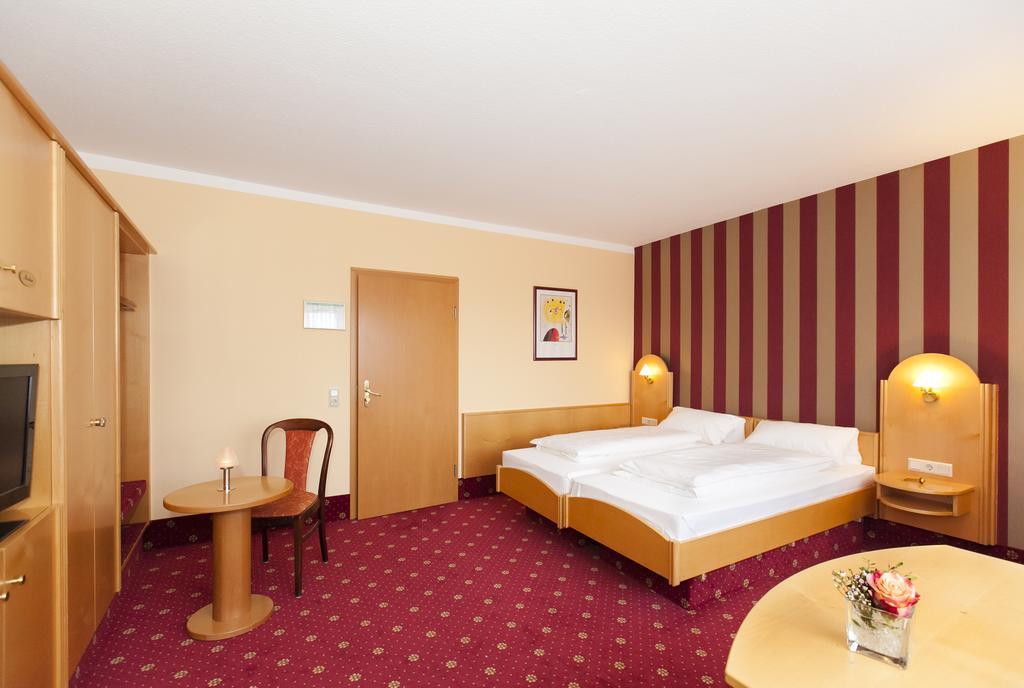 HOTEL-RESTAURANT BREITENBACHER HOF HÜRTH 3* (Deutschland) - von € 113